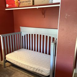 Crib - Toddler Bed - Good Condition 