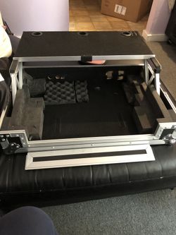 Gator case great condition asking 75