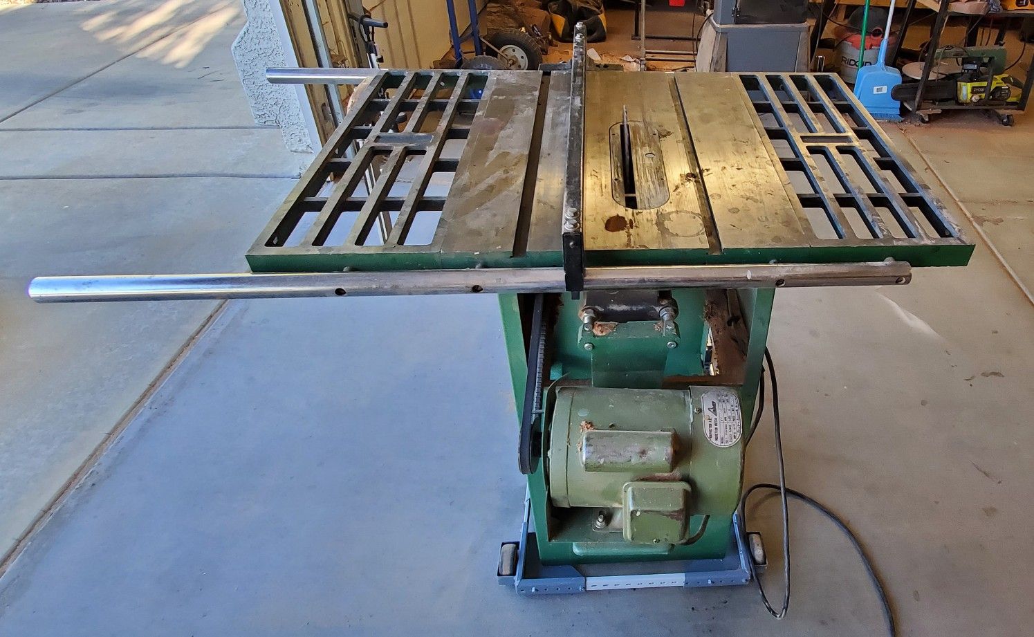 Grizzly 10" model TSC10 table saw for Sale in Phoenix, AZ OfferUp