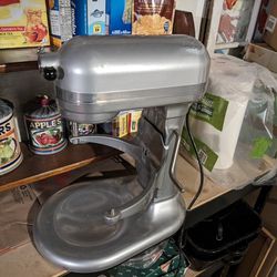KitchenAid 5.5 Quart Bowl-Lift Stand Mixer - Contour Silver