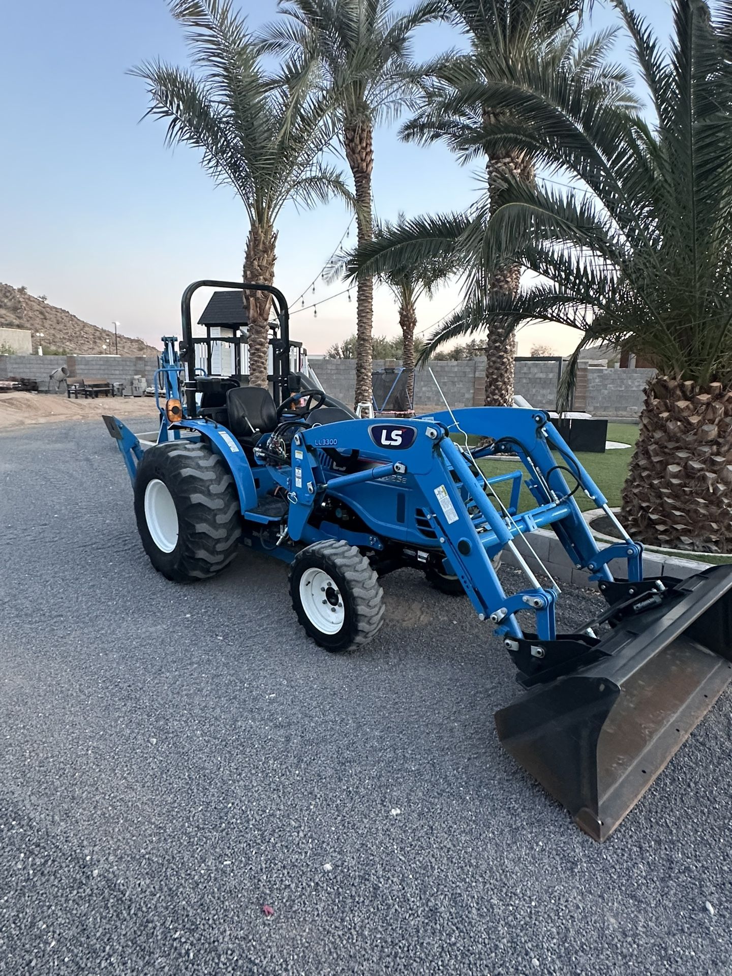 LS Tractor