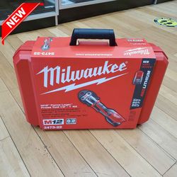 Milwaukee 2473-22 M12 Force Logic Press Tool 1/2" 3/4" ‐1" Kit