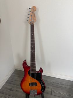 Fender Division Bass