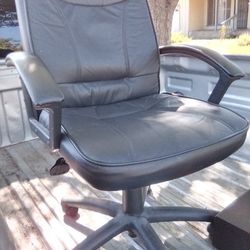 Leather Office Chair Very Nice
