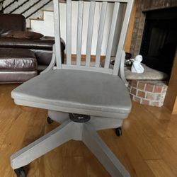 Wooden rolling chair, swiveling chair, adjustable height chair, office chair, desk solid wood chair!