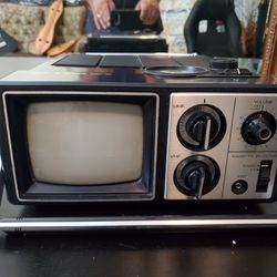 Vintage TV Radio