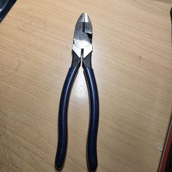 Klein Tools 9" Lineman Pliers SPECIAL EDITION w/Embossed American Flag