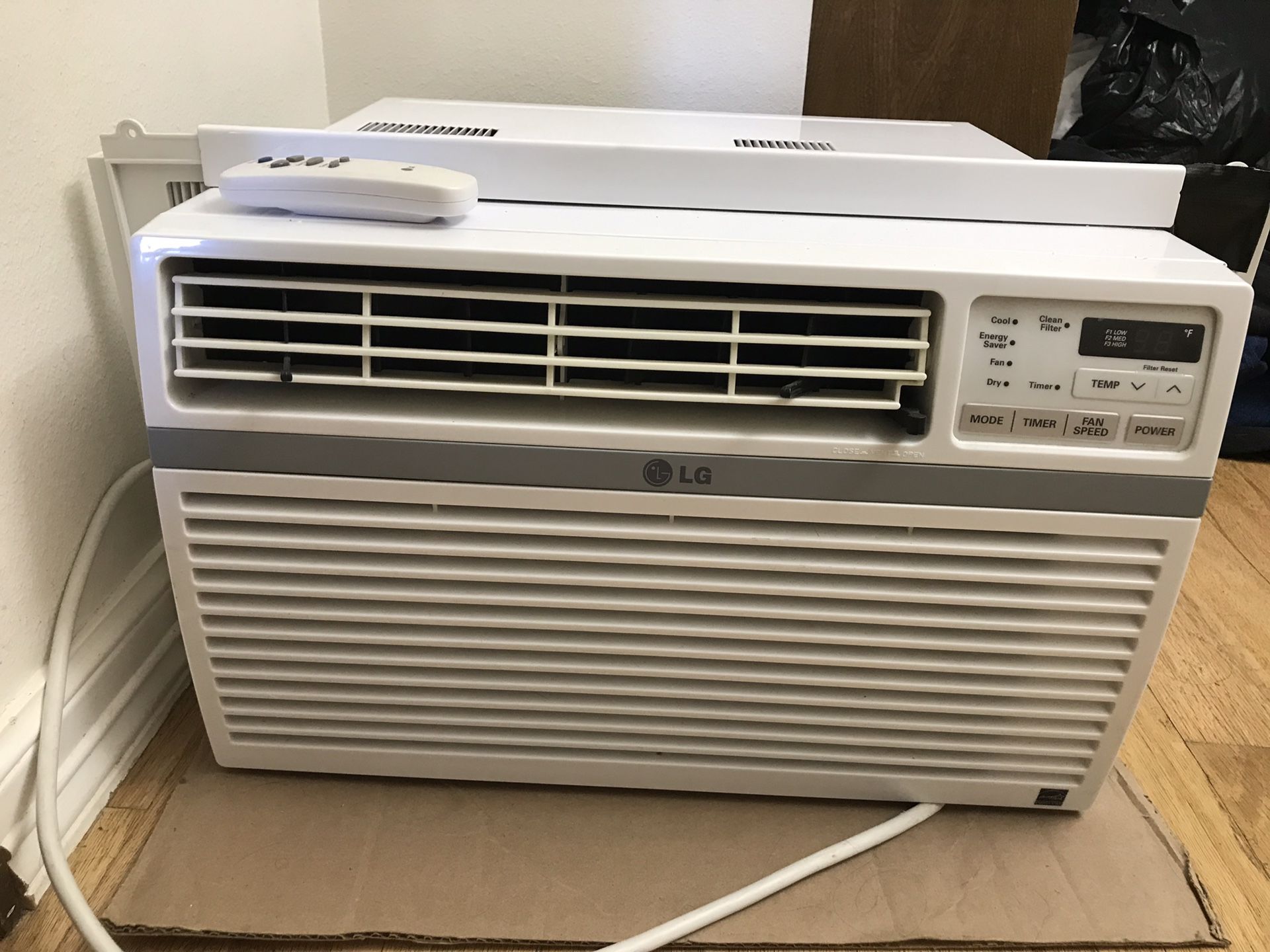 LG window ac unit. Excellent working condition