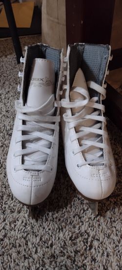 DBX Figure Skates Size 2