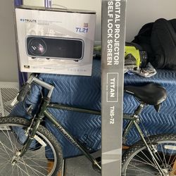 8K Ultra HD projection TV and screen