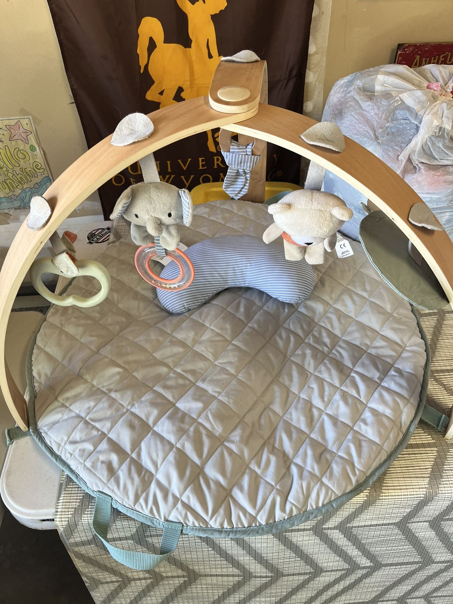 Play Mat With Overhead Bar And Toys 