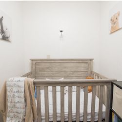 Convertible Crib 