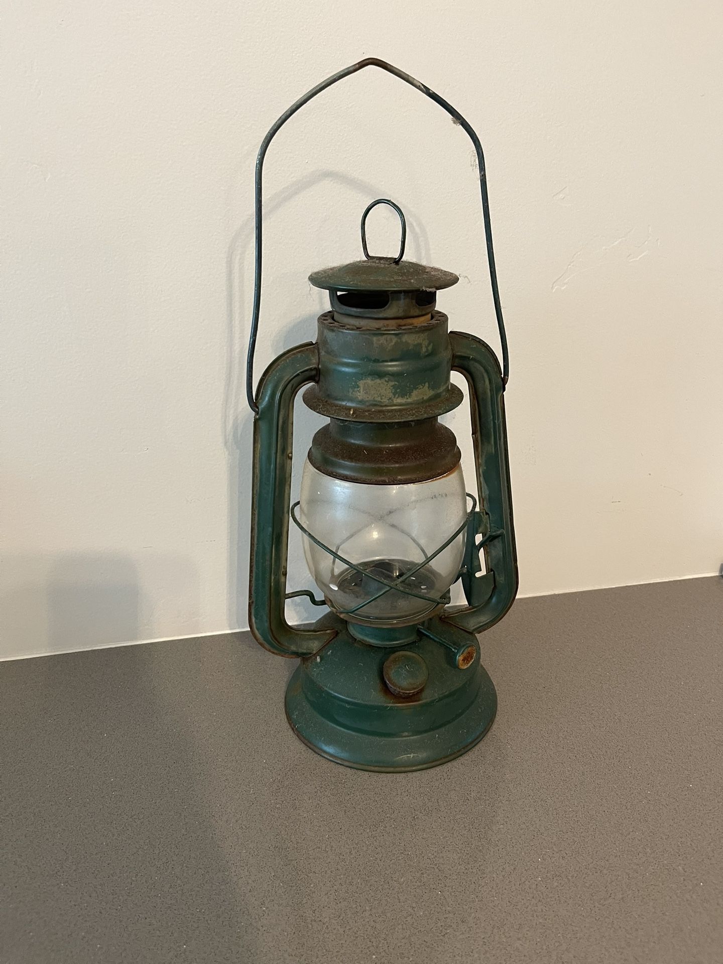 Vintage / Old Metal Camping Lantern. Great For Display - No Cracks In Glass. Great Shape
