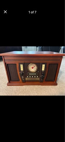 Innovative Technology Antique looking AM/FM, CD, cassette, & turntable audio box player