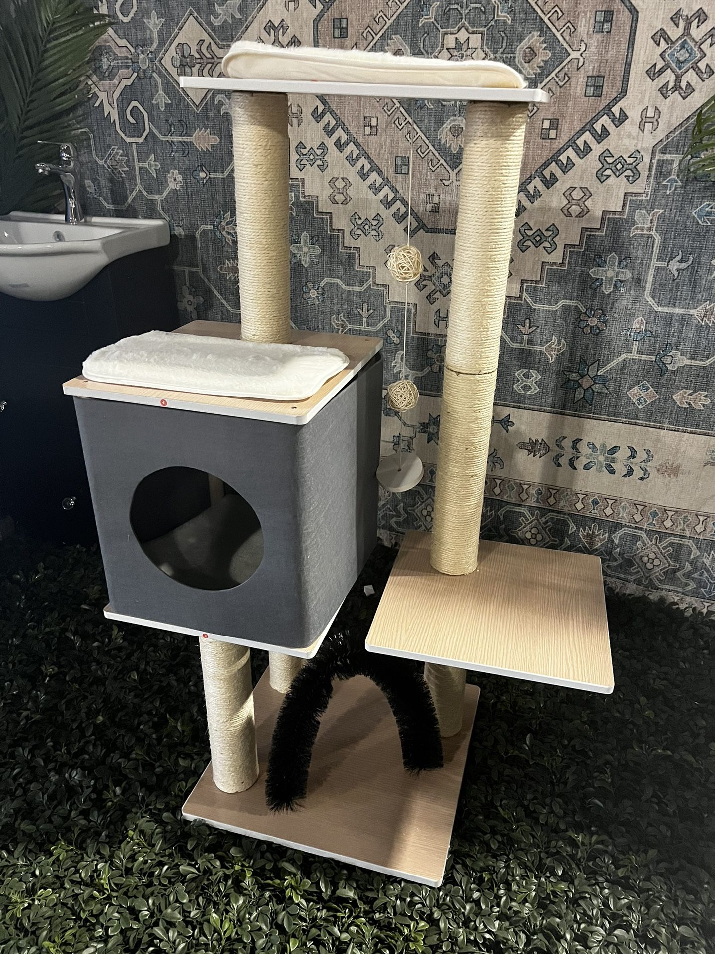 Brand new 45in High 30in Width Cat Tree $50