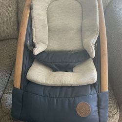 Maxi-Cosi Kori 2 in 1 Rocker for baby / infant