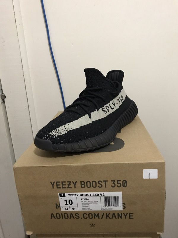 Yeezy boost 350 Oreo (Left side only) sz:10