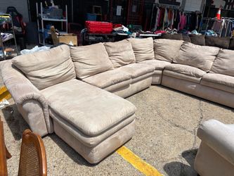 Huge Lazy Boy Recliner! Delivery Available!