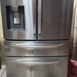 SAMSUNG RF28R7201SR 28 Cu. Ft. Stainless 4-Door French Door Refrigerator