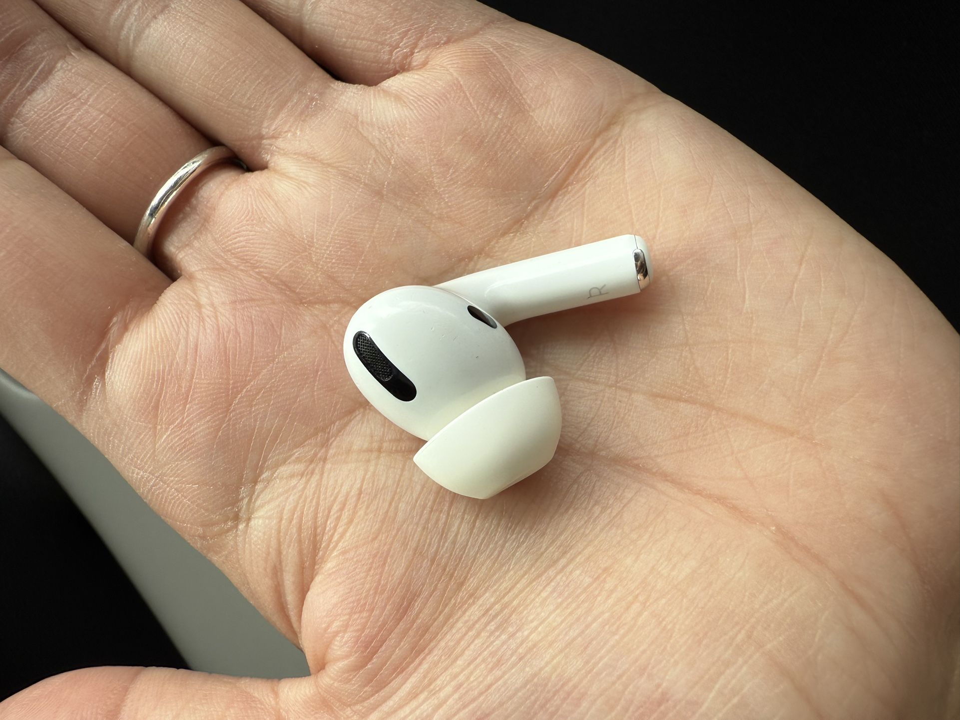 Right Air Pod Pro