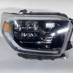 OEM 2018 2019 2020 TOYOTA TUNDRA FULL LED HEADLIGHT SMOKED CHROME RIGHT SIDE RH BROKEN TABS