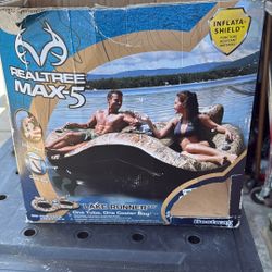 Realtree Max-5 Lake Runner Two Person Floatation Tube