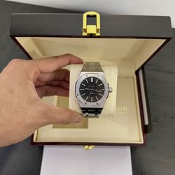 Men’s Watch Want To Sell Asap