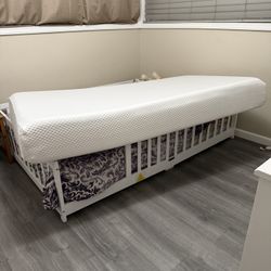 Twin Size Memory Foom Matresd