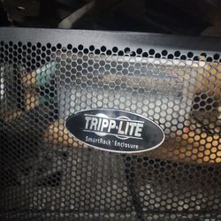 Tripp-lite 25u Network Rack
