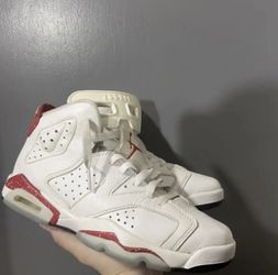 Jordan 6 White and University Red 5.5y