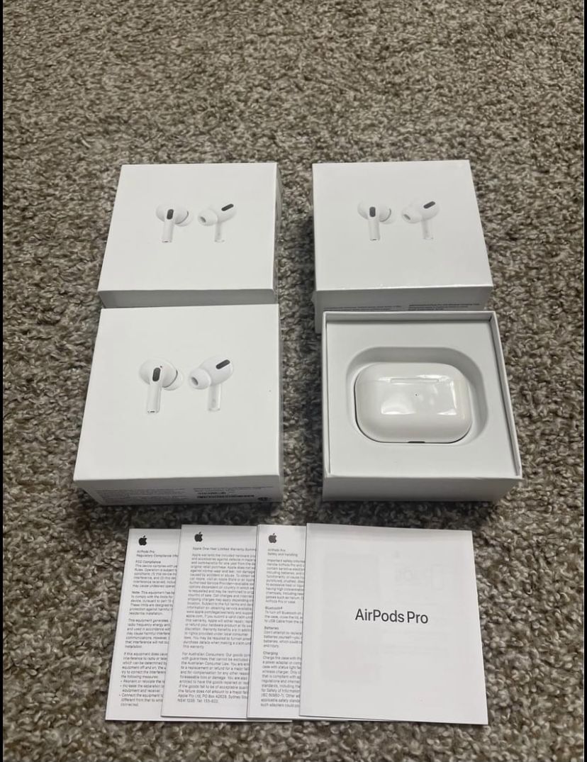 AirPods Pro w/ Charging Case
