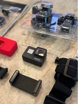 GoPro HERO7 Black – Excellent Condition + Brand New Accessories