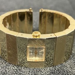 Swiss Women’s Bracelet Watch 🕰️ 