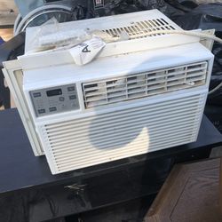GE Window Air conditioner With Remote 