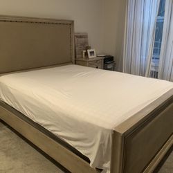 Bedroom Set For Sale 