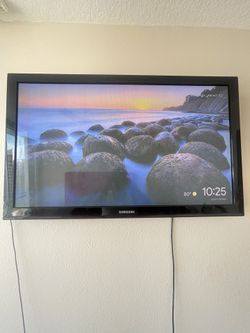 42 Inch Samsung TV