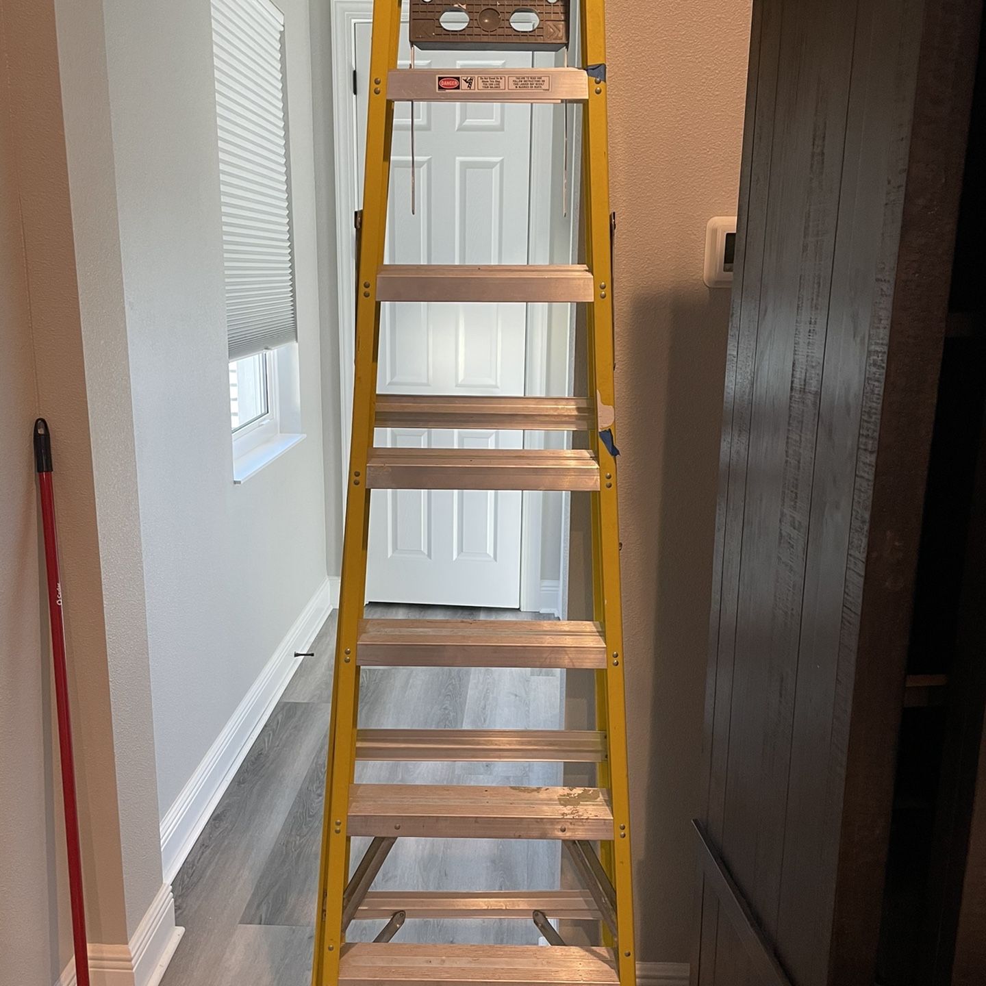 6ft Wooden Step Ladder Type III 200lbs