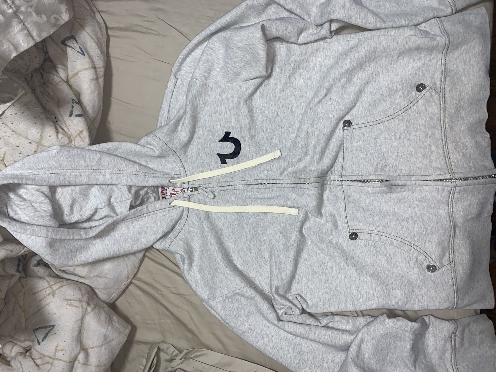 TRUE RELIGION HOODIE LIGHT GRAY SIZE MEDIUM IN GREAT CONDITION!