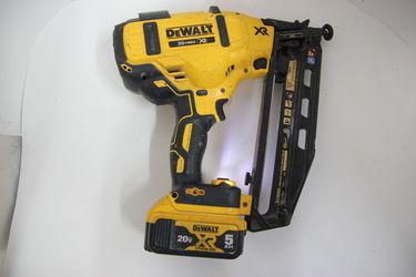 DeWalt DCN660 Cordless 16 Gage Finish Nailer W/Battery