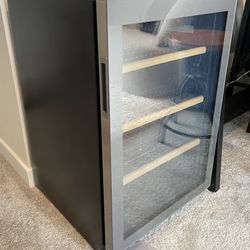 Bar Fridge - Large Mini Fridge 