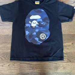 *A Bathing Ape ® Small MENS T-Shirt Black x Navy Camo