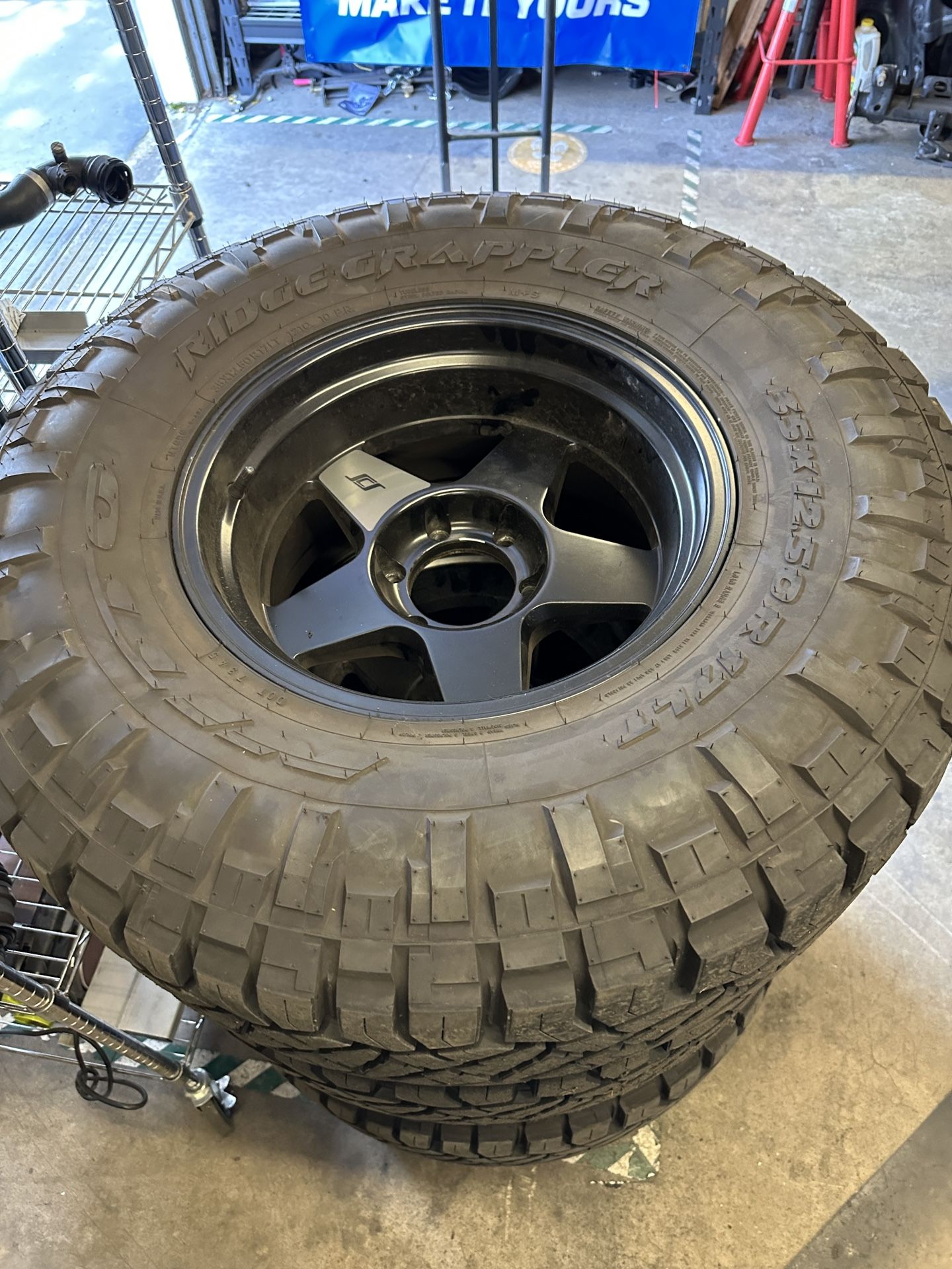 35x12.5x17 Nitto Ridge Grapplers With SCS Gen5 17x9 -27