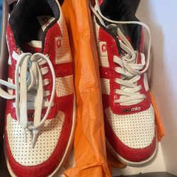 Mens Sneakers-10 Like New, Others Listed