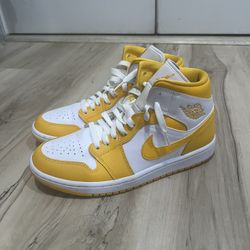 University Gold Jordan 1