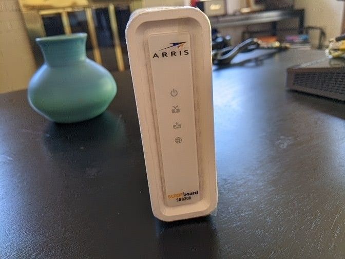 Modem; ARRIS Surfboard SB8200