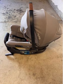 Nuna pipa relx car seat and base