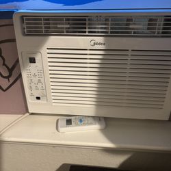 Window A.c Unit 5,000 BTU & Dehumidifier 
