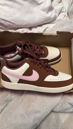 Woman’s or youth Nike dunks