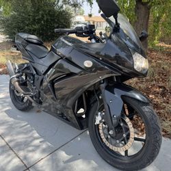 2012 KAWASAKI NINJA 250 Sport Bike Honda Cbr Suzuki