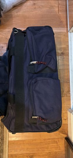 Rolling duffel bag